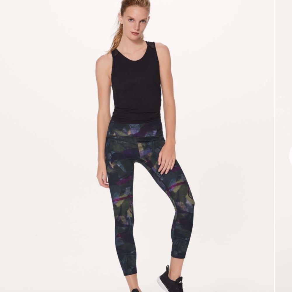 Lululemon Train Times tight